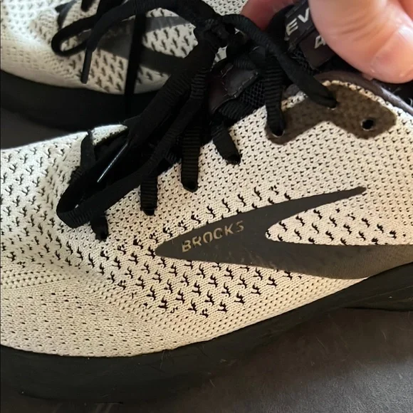 Brooks White and Black Athletic Shoes with Retro Silhouette - Picture 2 of 4